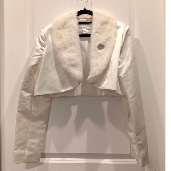 NWT Ivory Satin Bolero Faux Fur Collar Shrug Christian Michele Size 14 Y2K - Picture 1 of 9